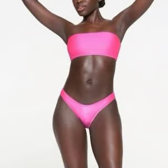 Sw6. Skims shine swim tanga bikini bottom in Taffy Pink NWT medium ๐ - Picture 2 of 5